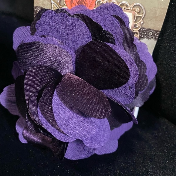 Fashion Tidbits - Deep Purple Floral Pin and Hair Clip - Picture 1 of 3